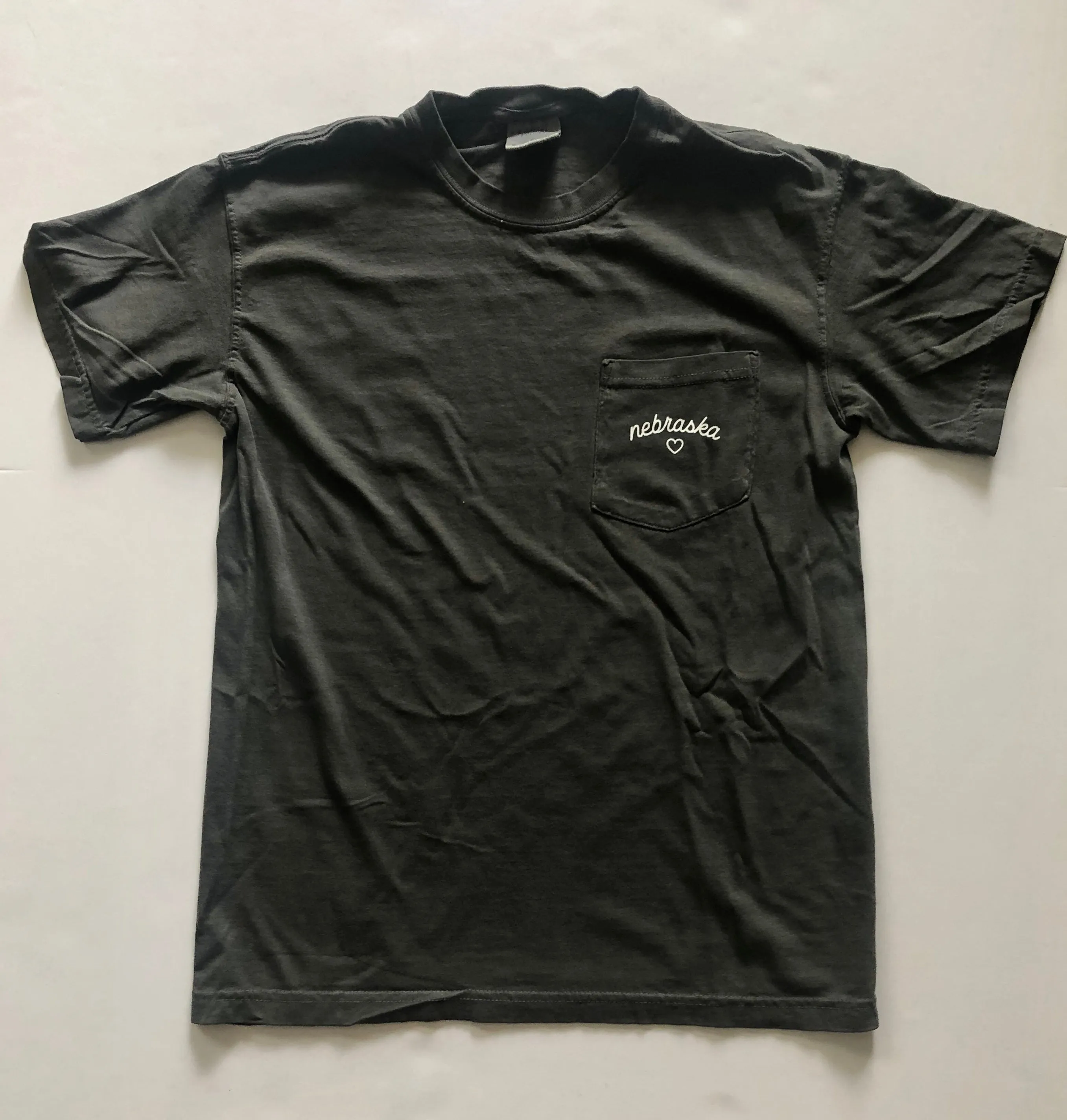 H+H Nebraska Heart Pocket Tee | Pepper