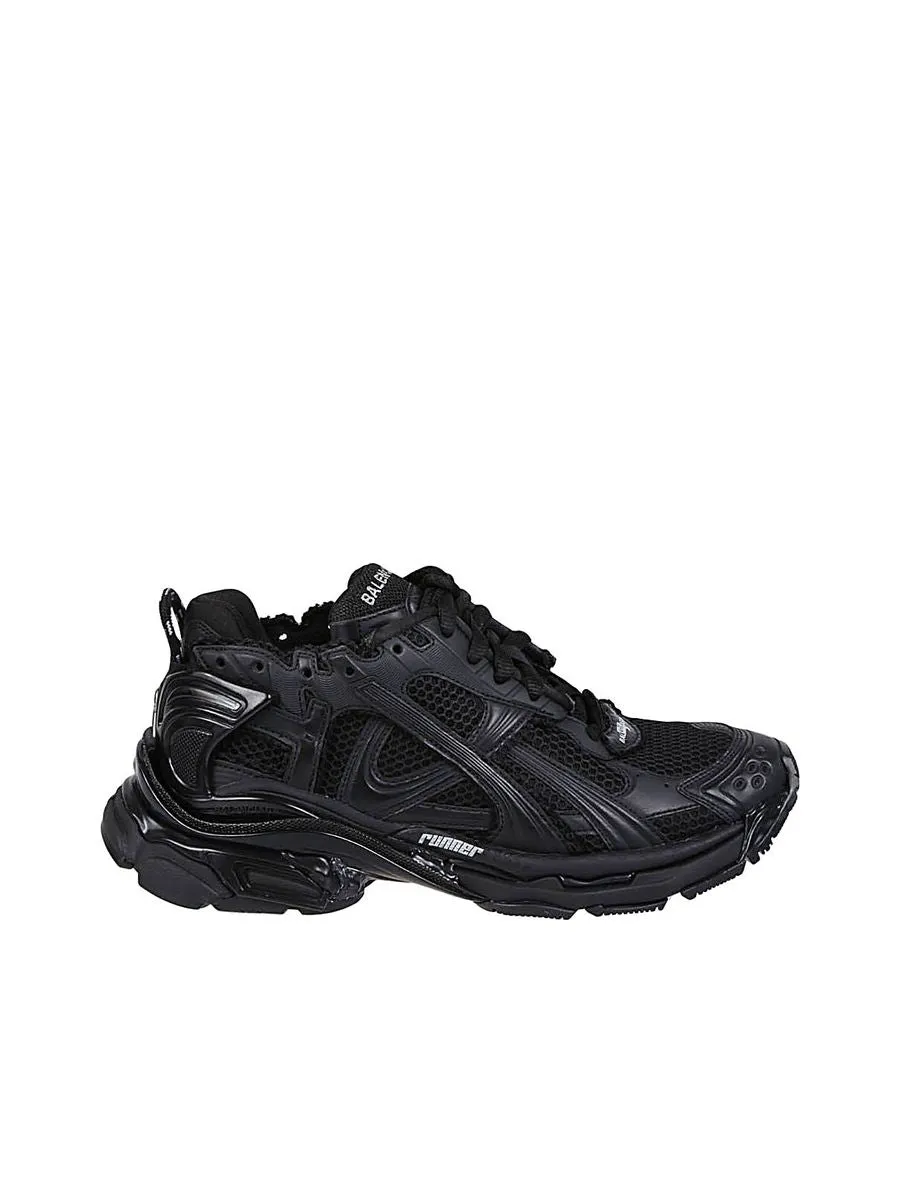 Men's Runner Sneaker in Black