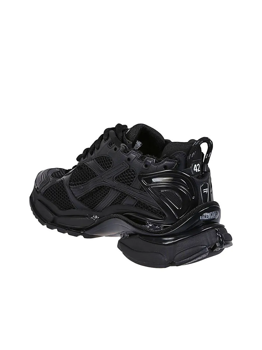 Men's Runner Sneaker in Black