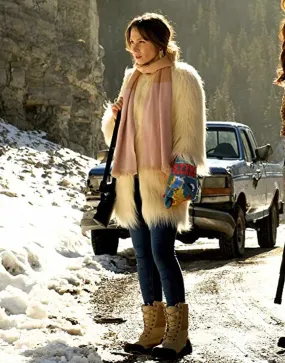 Wynonna Earp S04 Waverly Earp Fur Coat | Dominique Fur Coat | 40% Off